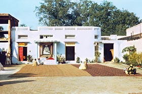 Amritsar-Centre, front view 1980
